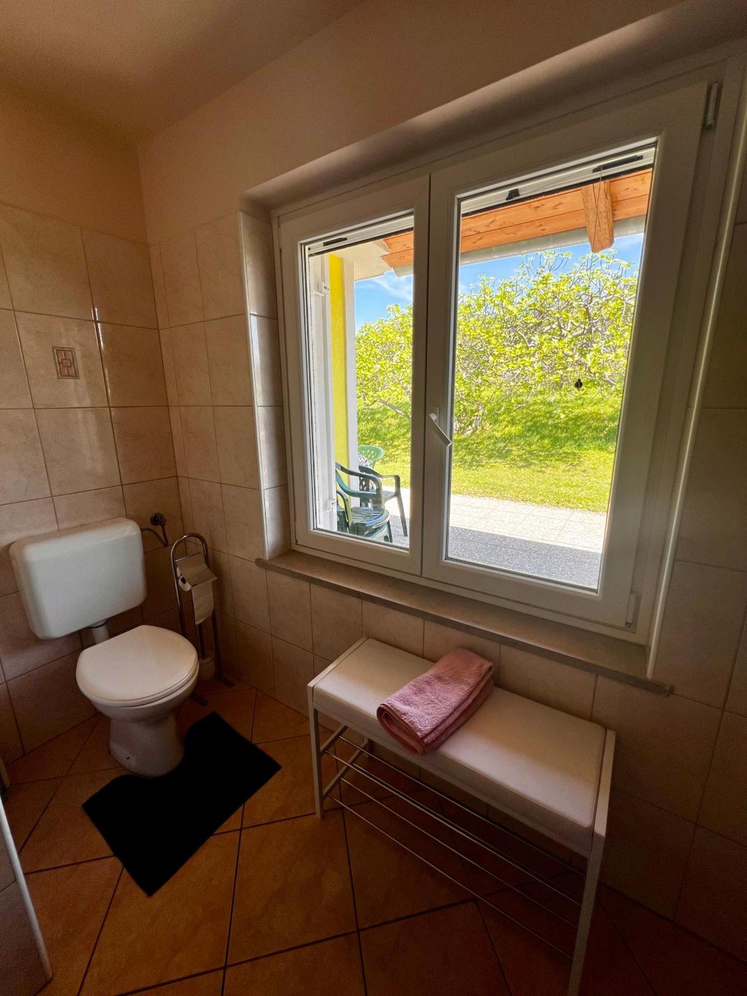 Na Kmetiji S Konji - Pogelsek Apartment Ankaran Luaran gambar
